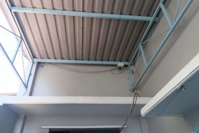 Quản lý lắp đặt camera ngoài trời tại khu vực mái che và lối đi công trình
