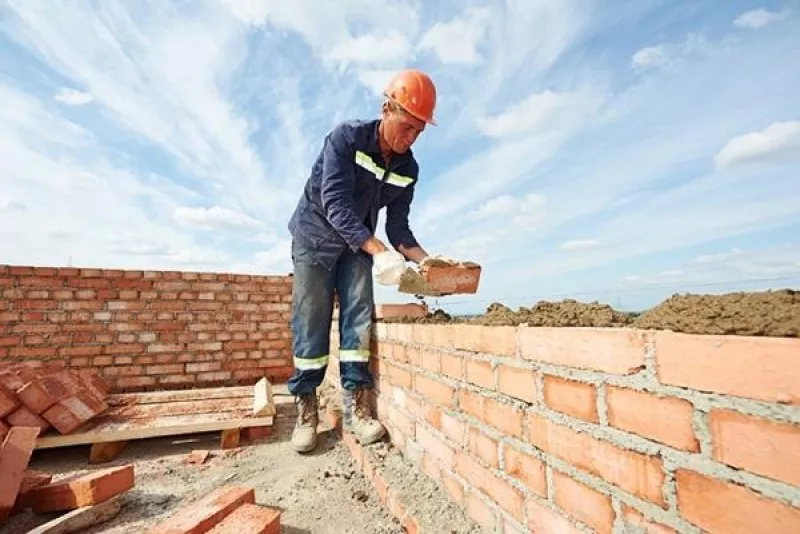 Nhân công hiện trường thi công theo kế hoạch được phân công trên hệ thống